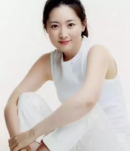 47岁，秒杀20岁选美冠军，她是刘德华口中的“林青霞”