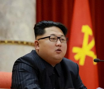 ​金正恩抽烟十几年，为何只抽平价国产烟，烟品牌让我们动容！