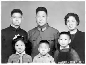 中国首富王健林背后的女人：林宁，高贵大气背景不凡