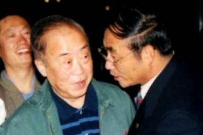 ​他是原天津市长，45岁副处，61岁官至正部，曾力主天津房改