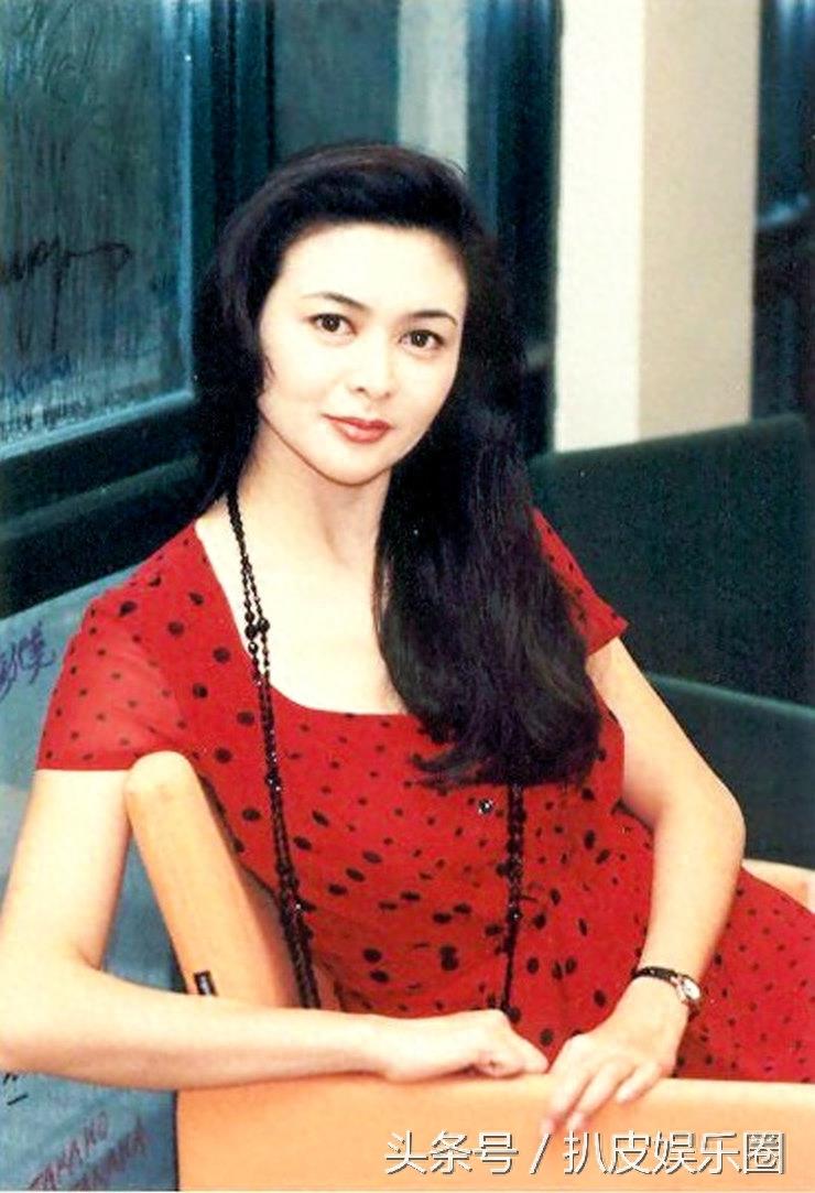 看完52岁关之琳年轻时的照片，突然觉得身边的美女都丑
