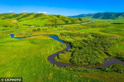 ​内蒙古兴安盟：乌兰毛都草原美景如画