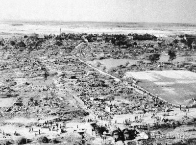 ​民国古浪地震哀鸿遍野、惨不忍睹，一修女怀抱四名孤儿埋于屋瓦中