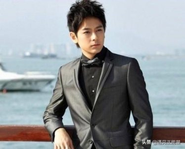 ​46岁不老男神林志颖，和他的3个儿子