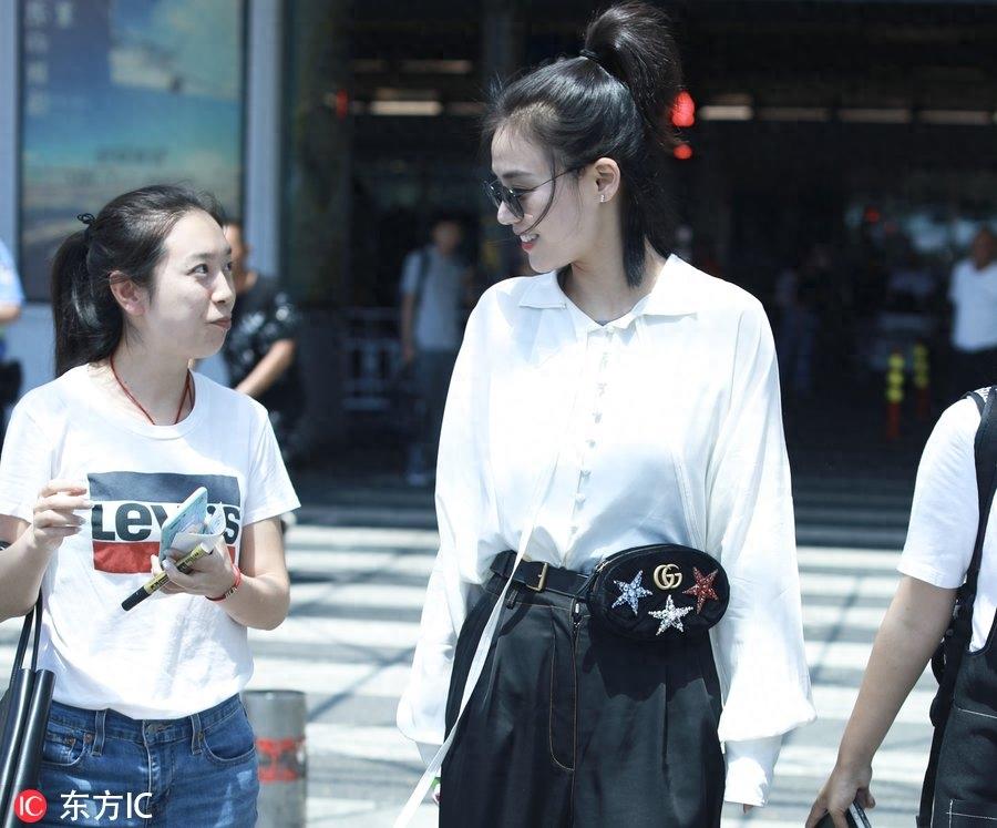 马思纯的真实身高是多少?穿平底鞋比身旁很多妹子都高一头