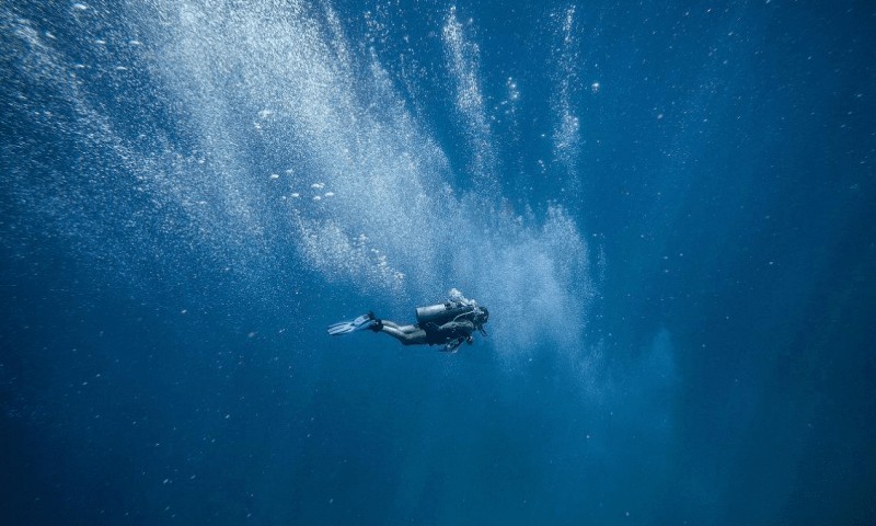 最深的海沟叫什么(最深的海沟马里亚纳海沟多深)