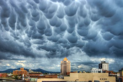 ​河北罕见的“石头云”，美国也曾出现过，“石头压境”是什么征兆