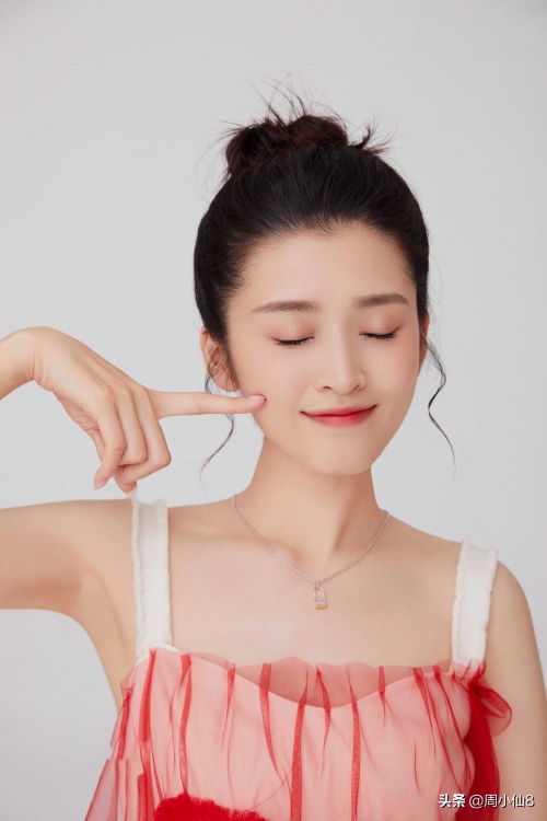 明星李若嘉,娱乐圈影视女演员,是具有实力的艺人