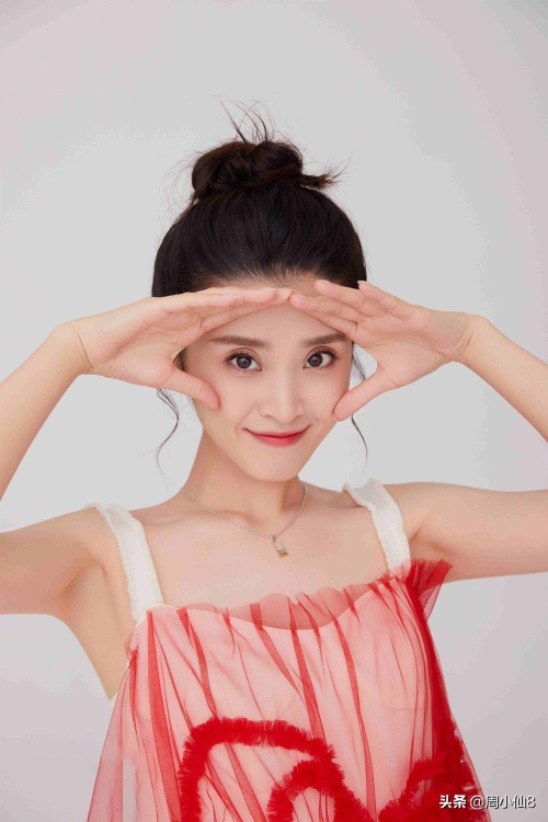 明星李若嘉,娱乐圈影视女演员,是具有实力的艺人