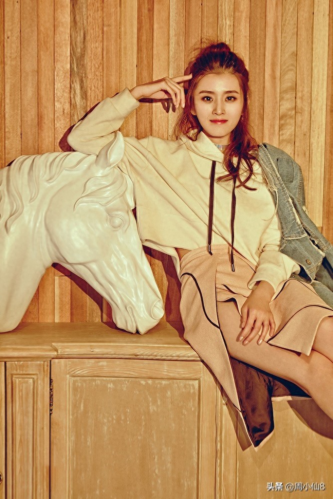 明星李若嘉,娱乐圈影视女演员,是具有实力的艺人