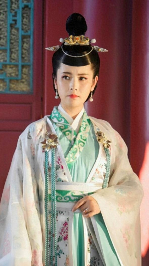 杨明娜:出道20年难火,却收获美满家庭,美丽动人的女神