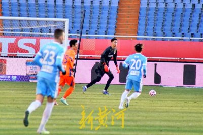 ​临危受命表现不俗，王大雷有了“接班人” 于金永：不断跳跃，触及梦想天空 | 体