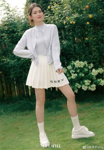 ​陈昊宇：优雅大方 白皙美足