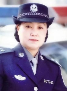 ​她是“警界女神警”，是局长，是奋斗在一线的女英雄——任长霞。
