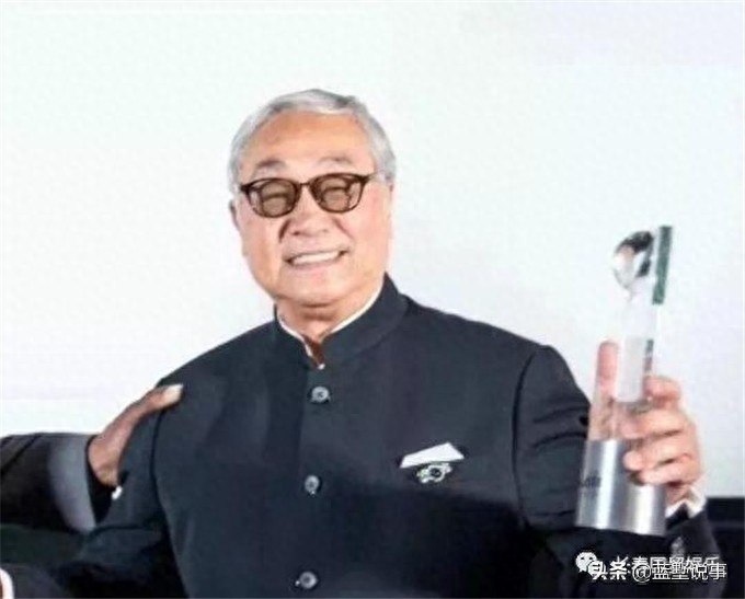 记得《射雕》“黄老邪”吗?如今“蓉儿”不在“老人家”85 岁了