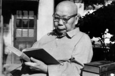 ​他是“国宝”级科学家，发明联合制碱法，弟子研制“两弹”振国威