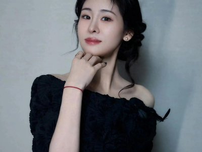 ​张碧晨与赵丽颖是众所周知的好闺蜜，又称之为＂爱人＂