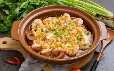 ​蒜你对，蒜蓉蒸虾：一道温暖的艺术，鲜甜适口，更适合寒凉的你！