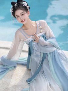 ​时尚穿搭博主揭秘：不同身形的你该如何选择汉服形制？