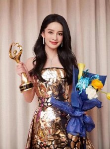 ​李沁微博之夜遇冷，娱乐圈公平成谜，实力演员何时不再被“亏待”