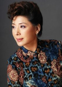 ​关牧村：和前夫离婚后独自抚养儿子，再婚后被丈夫宠成了宝