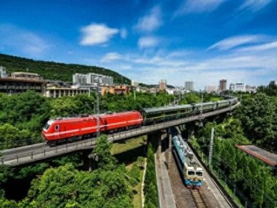 ​南昌至广州T171次列车：奔驰在京广线，历时11小时一路风景美如画