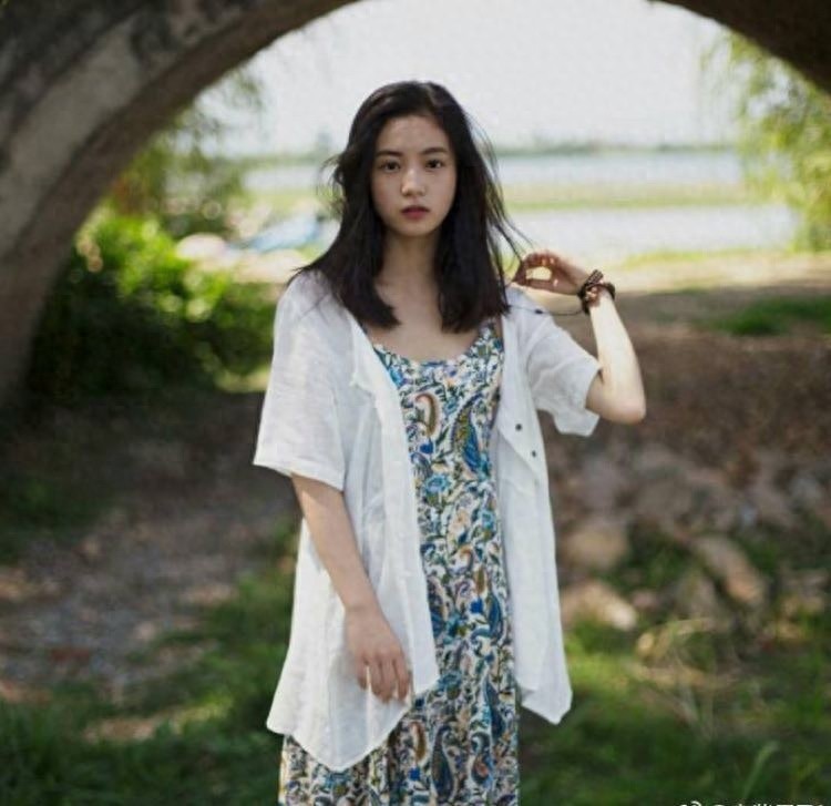 组图：内地女演员张雅钦