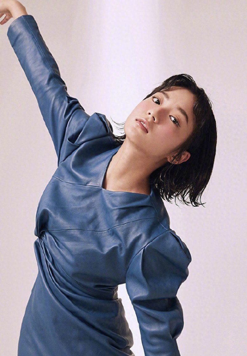 组图：内地女演员张雅钦