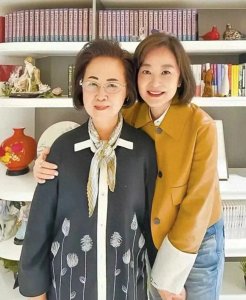 ​85岁琼瑶近况曝光：捧红赵薇范冰冰，公开做小三，她真的错了吗？