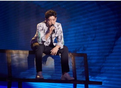 ​《跨界歌王》帮唱嘉宾：任贤齐、周深、王子异、王琳凯，还有她