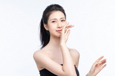 ​李思思的华丽转身：从体制内小职员到亿万富翁的逆袭之路