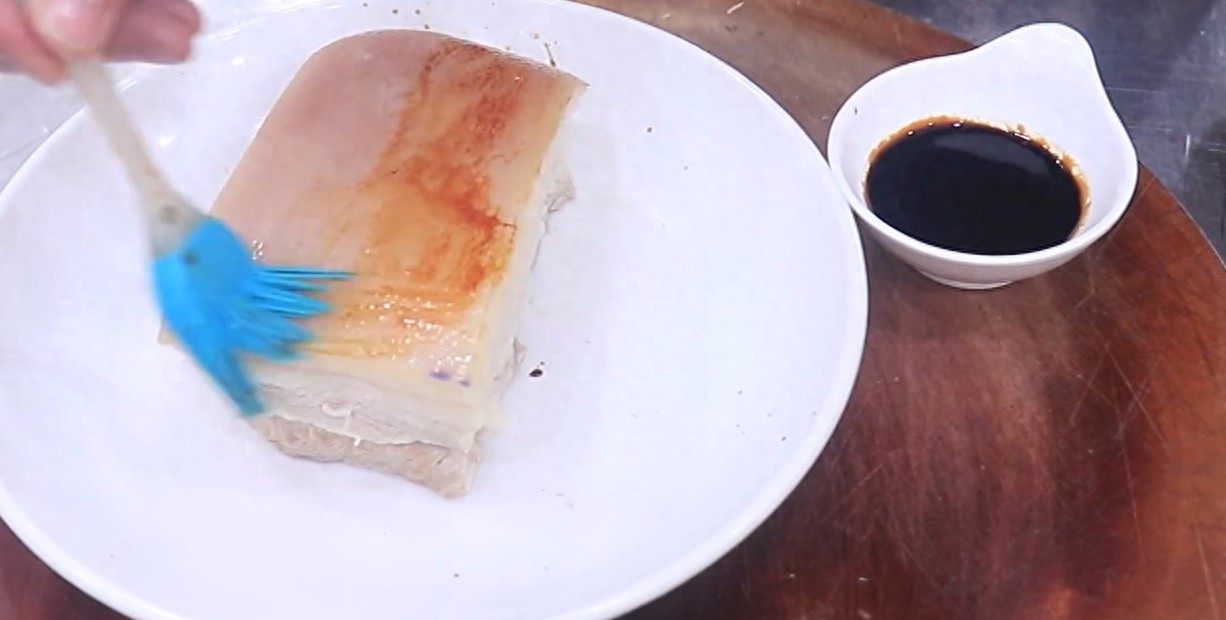 这才是扣肉的地道做法,厨师长的烹饪技巧高,好吃不油腻,真香