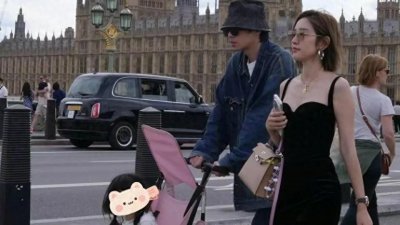 张若昀唐艺昕伦敦六一撒糖，携女同框，引爆网友羡慕热潮！