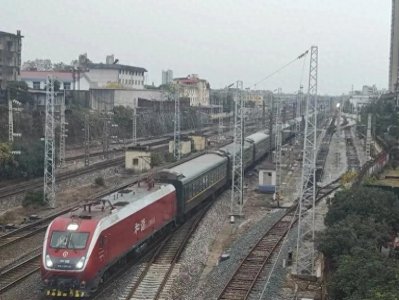 ​烟花三月郑州到宁波：乘坐T328次特快旅客列车，赏沿途风景美如画