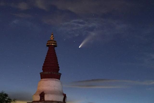 离我们最近的哈雷彗星（夜空中最长的彗星）(11)