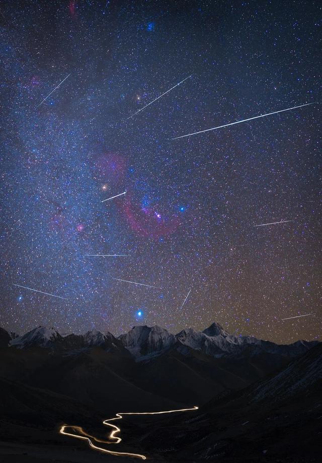 离我们最近的哈雷彗星（夜空中最长的彗星）(23)