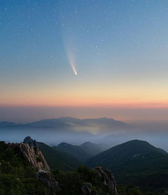 离我们最近的哈雷彗星（夜空中最长的彗星）(13)