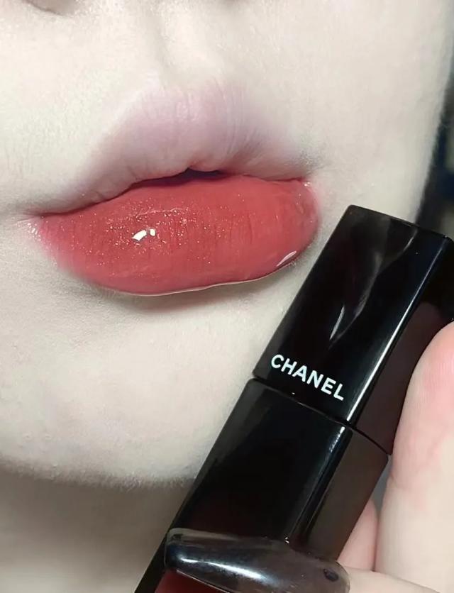 盘点4支最容易上瘾的百搭显白口红（秋冬必入的5支口红）(25)