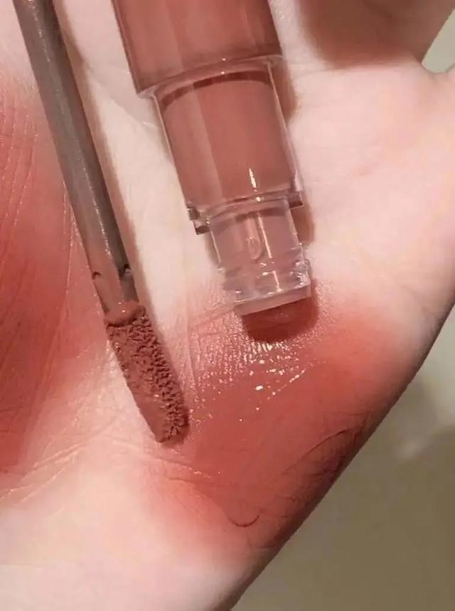 盘点4支最容易上瘾的百搭显白口红（秋冬必入的5支口红）(7)