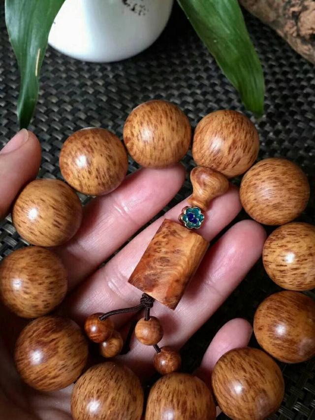 崖柏手串怎么盘又快又亮（崖柏手串如何正确盘玩你知多少）(3)