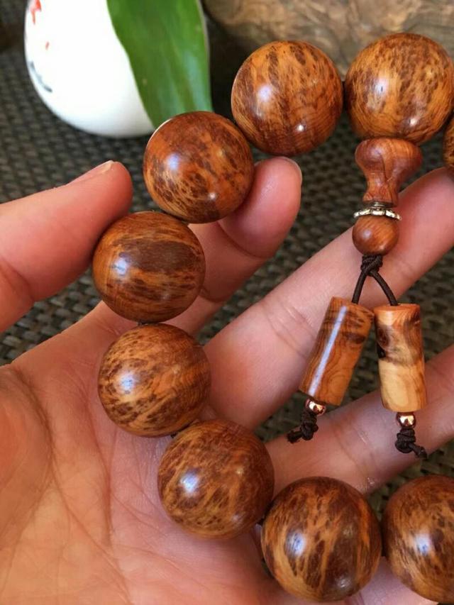 崖柏手串怎么盘又快又亮（崖柏手串如何正确盘玩你知多少）(14)