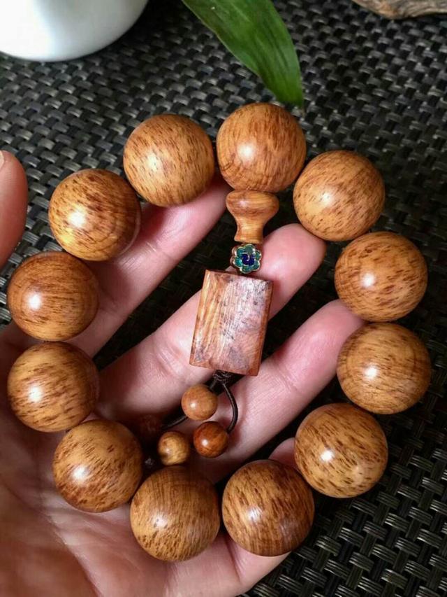 崖柏手串怎么盘又快又亮（崖柏手串如何正确盘玩你知多少）(6)