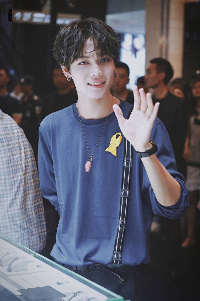 组图：偶像新人林彦俊