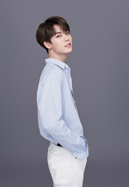 组图：偶像新人林彦俊