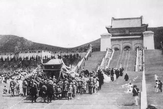 中山陵石棺里的是遗骸,千年孤独石棺里有什么人