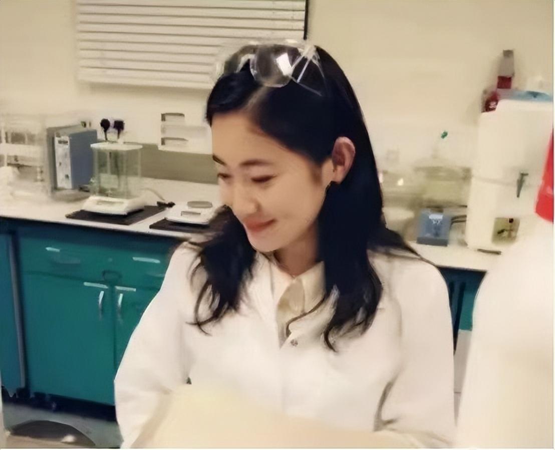 何碧玉为什么被终身禁止回国(何碧玉现在的情况)