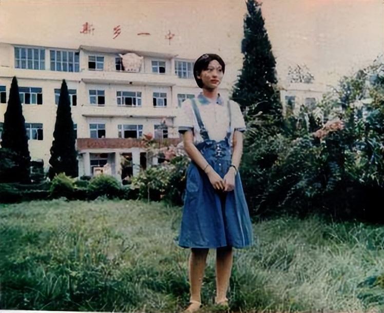 何碧玉为什么被终身禁止回国(何碧玉现在的情况)