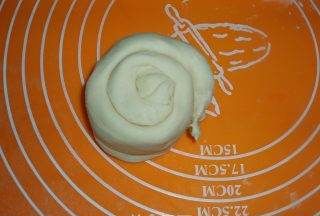 葱花油饼怎么做,葱油饼的家常做法图16