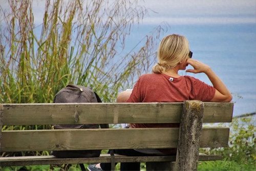 胸罩是谁发明的(为什么要发明胸罩)