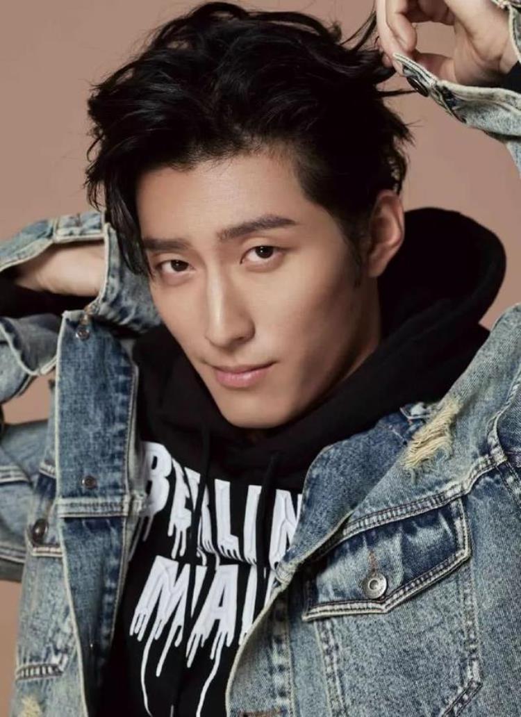 热巴和窦骁演的剧「窦骁自曝不红原因六部新戏压着没播热巴娜扎唐嫣分任女主」